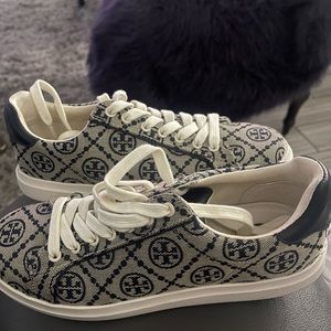 Tory Burch T monogram Howell sneakers. These are brand new size 7.5.